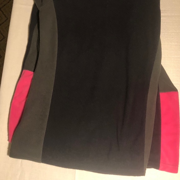 Ladies Breast Cancer awareness Columbia half zip - Picture 7 of 7